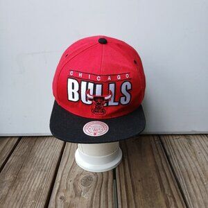Mitchell & Ness Chicago Bulls Snapback Hat — Red/Black